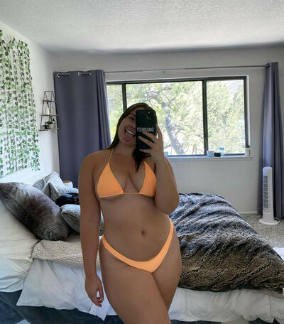 Ashleysmashlaay on picsofsex.com