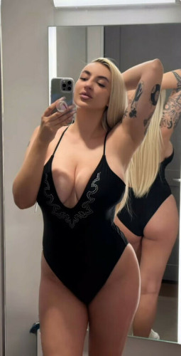 Glutedominant on picsofsex.com