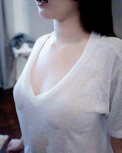 Tongbunny on picsofsex.com