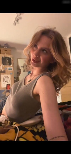Franzi.islifeondemand on picsofsex.com