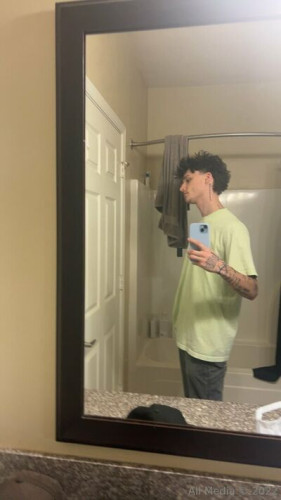Notgavinn on picsofsex.com