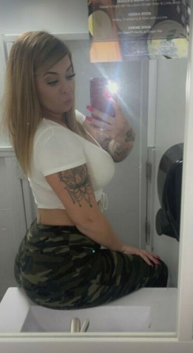 Xoxo_goldennbabbbii on picsofsex.com