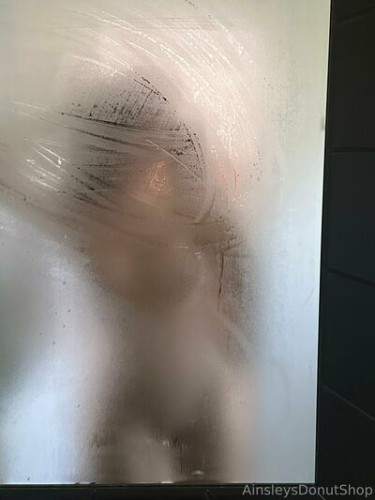 Ainsleyrae25 ainsleysdonutshop on picsofsex.com