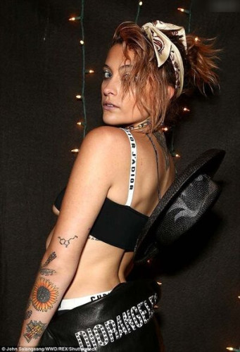 Parisjackson on picsofsex.com