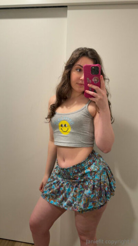 Janie.fit on picsofsex.com