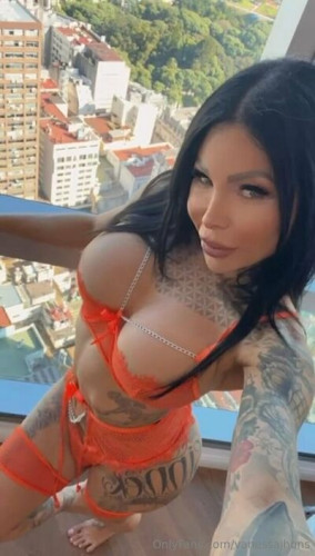 Vanessajhons on picsofsex.com