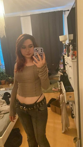 Maybee_cos on picsofsex.com