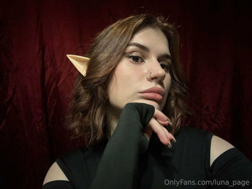Luna_page on picsofsex.com