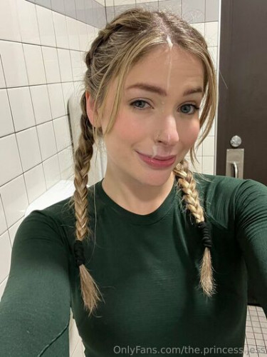 Jessnjames on picsofsex.com