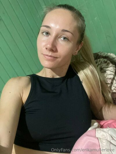 Erikamullerofficial on picsofsex.com