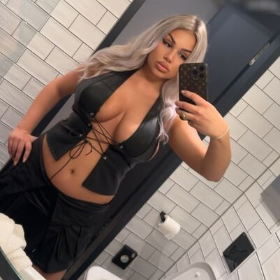 Kristinamouu on picsofsex.com