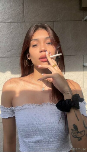 Cigarettemuse on picsofsex.com