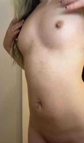 Yourinternetgirlfriendxx on picsofsex.com