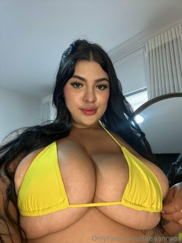 Daisyannxox on picsofsex.com