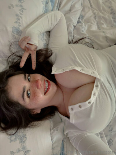 Sarahbustani69 on picsofsex.com