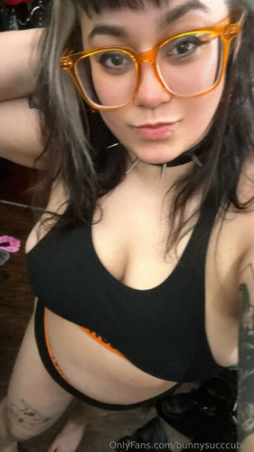 Bunnysucccubus on picsofsex.com