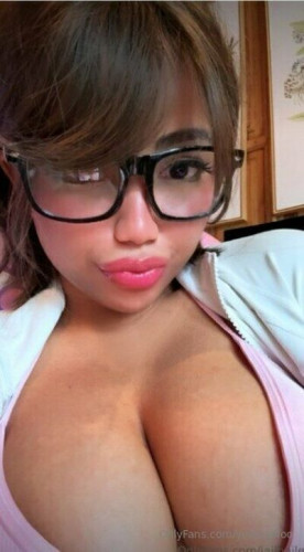 Yourwaifoo on picsofsex.com
