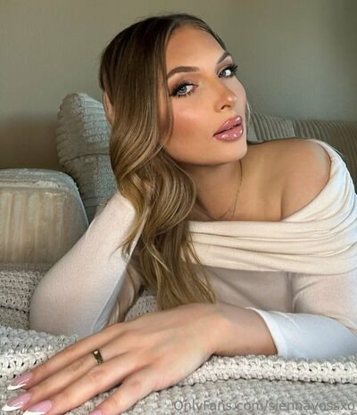 Siennavossxo on picsofsex.com