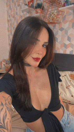Showliana on picsofsex.com