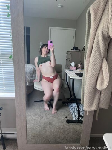 Verysmolhat on picsofsex.com