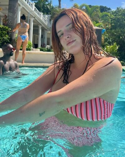 Bellathorne bellathorneoff on picsofsex.com