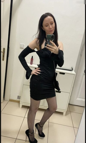 Ronya_eastgermany on picsofsex.com