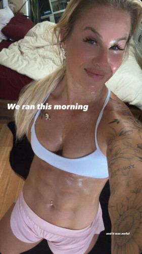 Dellespeegle on picsofsex.com