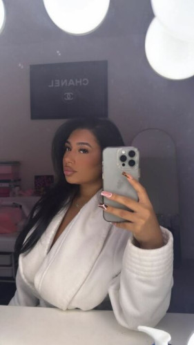 Sofiaderoian on picsofsex.com