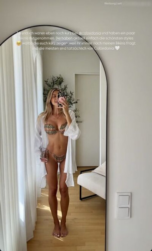 Sarahtoninx9_ on picsofsex.com