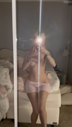 Linzor on picsofsex.com