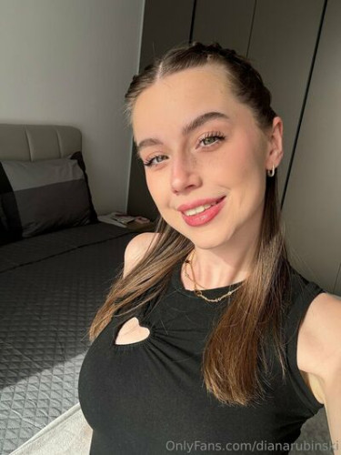Dianarubinski on picsofsex.com