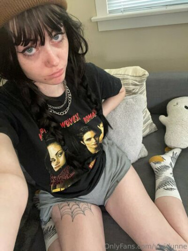 Vividunne on picsofsex.com