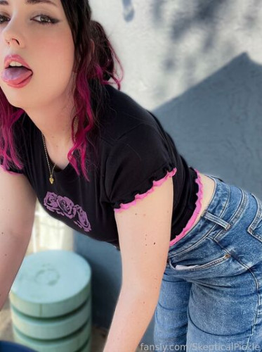 Skepticalpickle on picsofsex.com