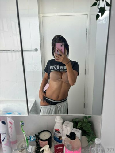 Itsallysun on picsofsex.com