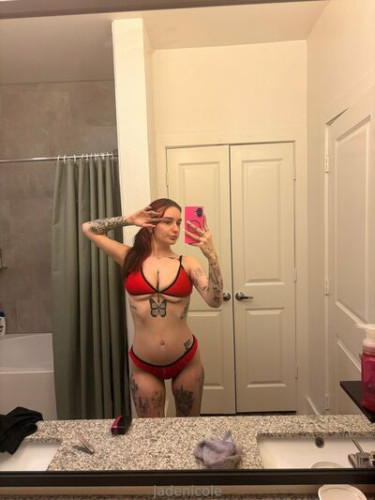 Jade.nicoleee on picsofsex.com
