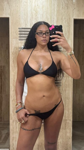 Ecambage on picsofsex.com