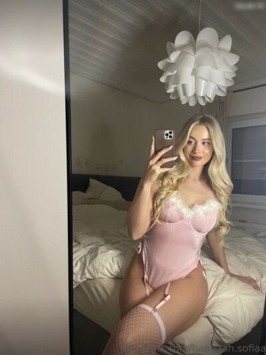 Hannah Sofia on picsofsex.com