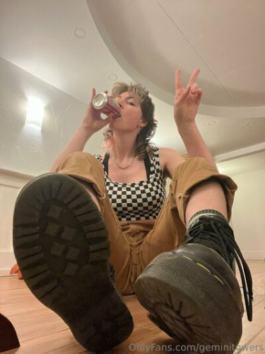 Geminitowers on picsofsex.com