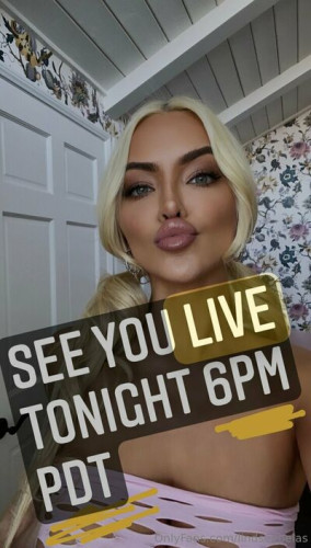 Lindseypelas on picsofsex.com