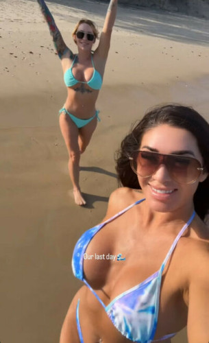 Ash_cali on picsofsex.com
