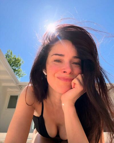 Abigailspencer on picsofsex.com