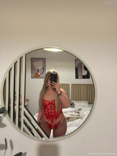 Bootyluna on picsofsex.com