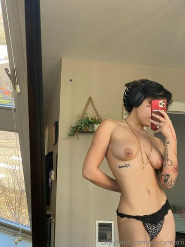 Lilfairymari spicymari on picsofsex.com