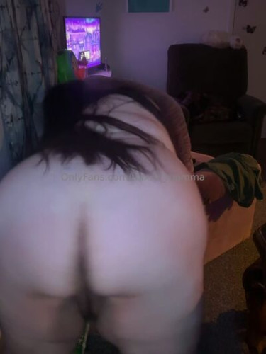 Thixxx_momma on picsofsex.com