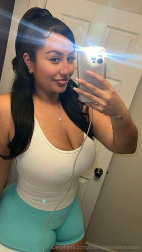 Therealxxxenasteph on picsofsex.com