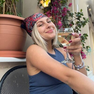 Larissa Lange on picsofsex.com