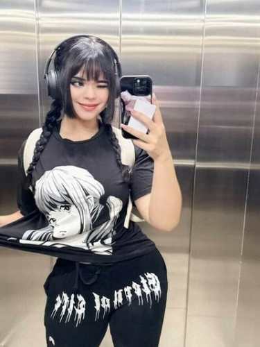 Cherrryblossomx on picsofsex.com