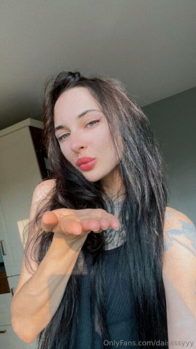 Daissssyyyyyyyyy on picsofsex.com