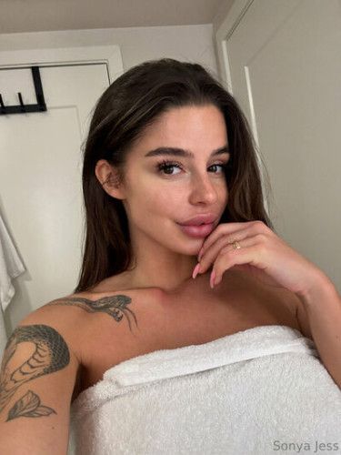 Sonyajess__ on picsofsex.com