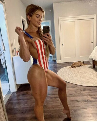 Brookeence on picsofsex.com